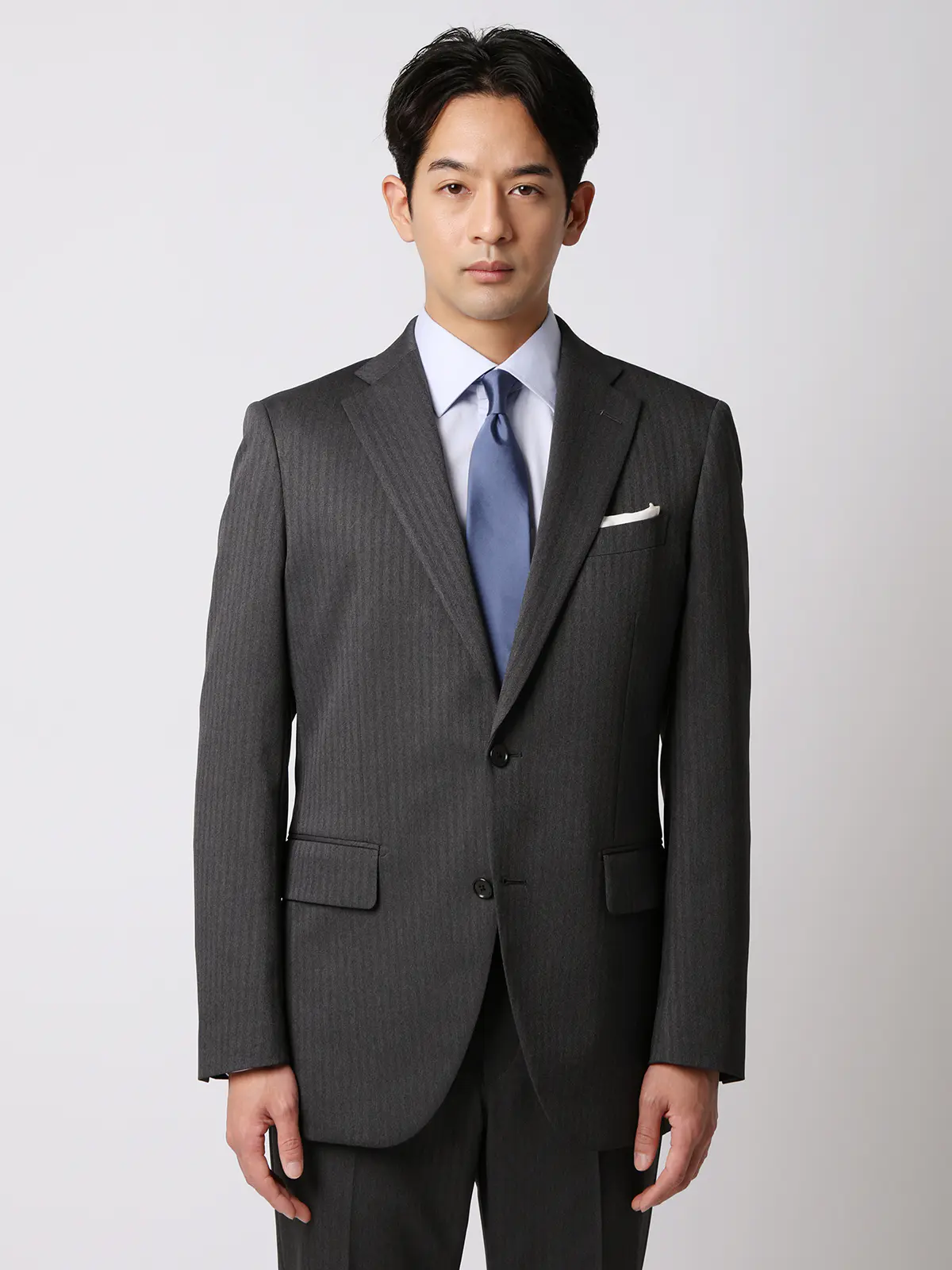 最高スーツ／ウォッシャブル／ストレッチ／2つボタン／ヘリンボーン／CH26 グレー 体型（DROP):普通　6DROP(A体),身長:185cm