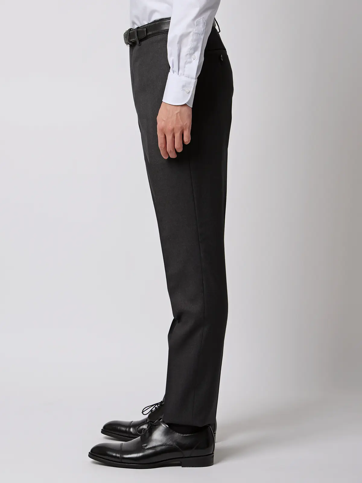 スーツ／2つボタン／CANONICO／21μPRUNELLE／無地／CH25 チャコール 体型（DROP):スリム　8DROP(YA体),身長:160cm