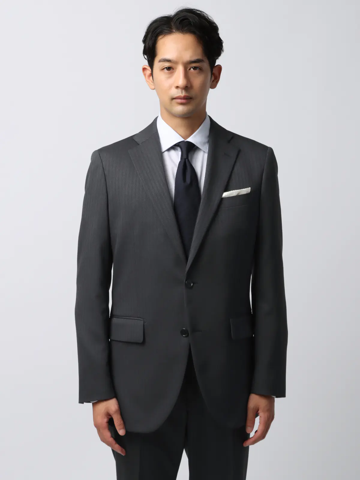最高スーツ／ウォッシャブル／NON IRON／ストレッチ／2つボタン／ヘリンボーン／CH26 グレー系 体型（DROP):スリム　8DROP(YA体),身長:160cm