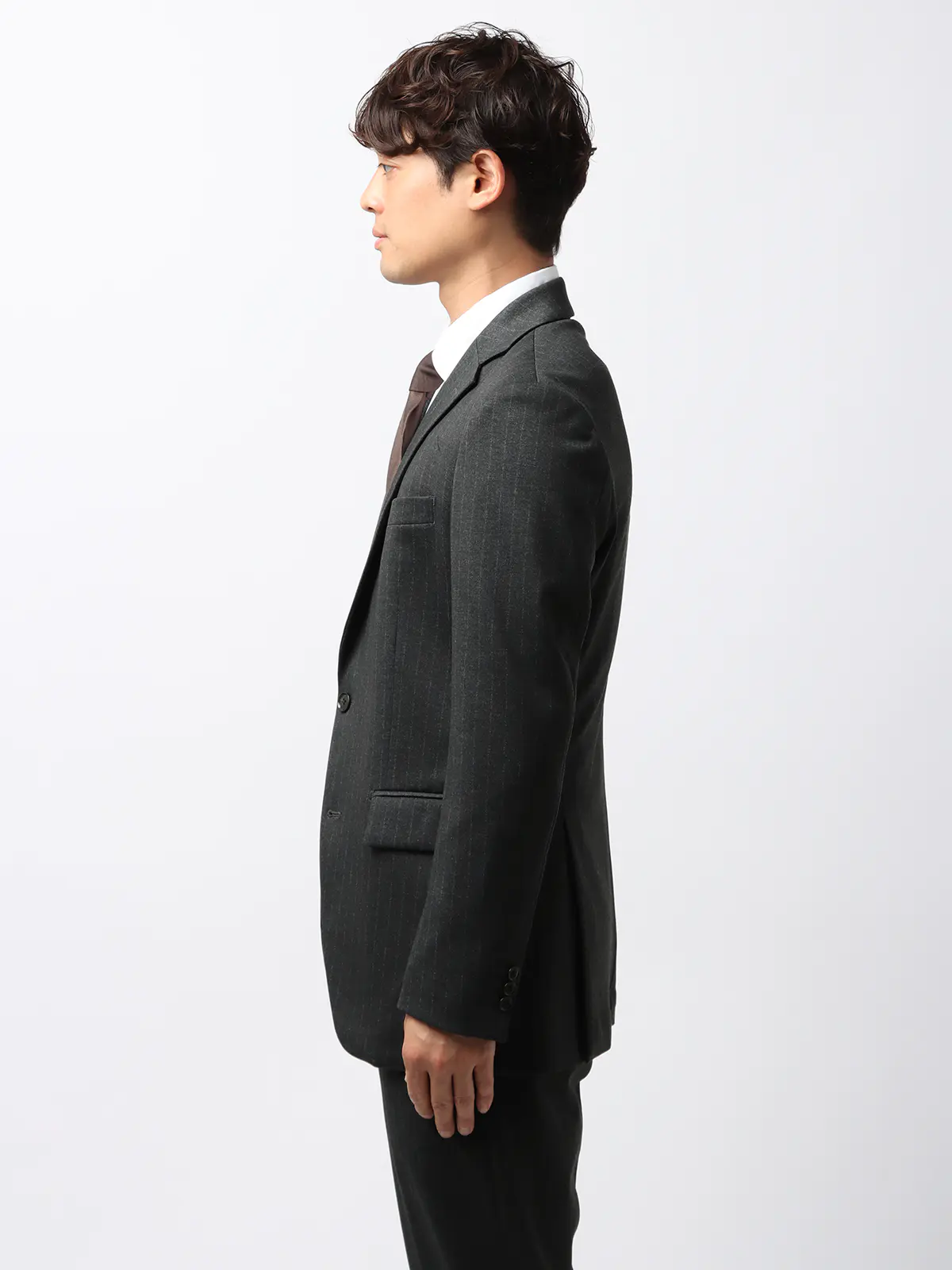 伸びるスーツ～Jersey～／ウォッシャブル／ストレッチ／2つボタン／チョークストライプ／CH27 グレー系 体型（DROP):がっしり　2DROP(BE体),身長:190cm