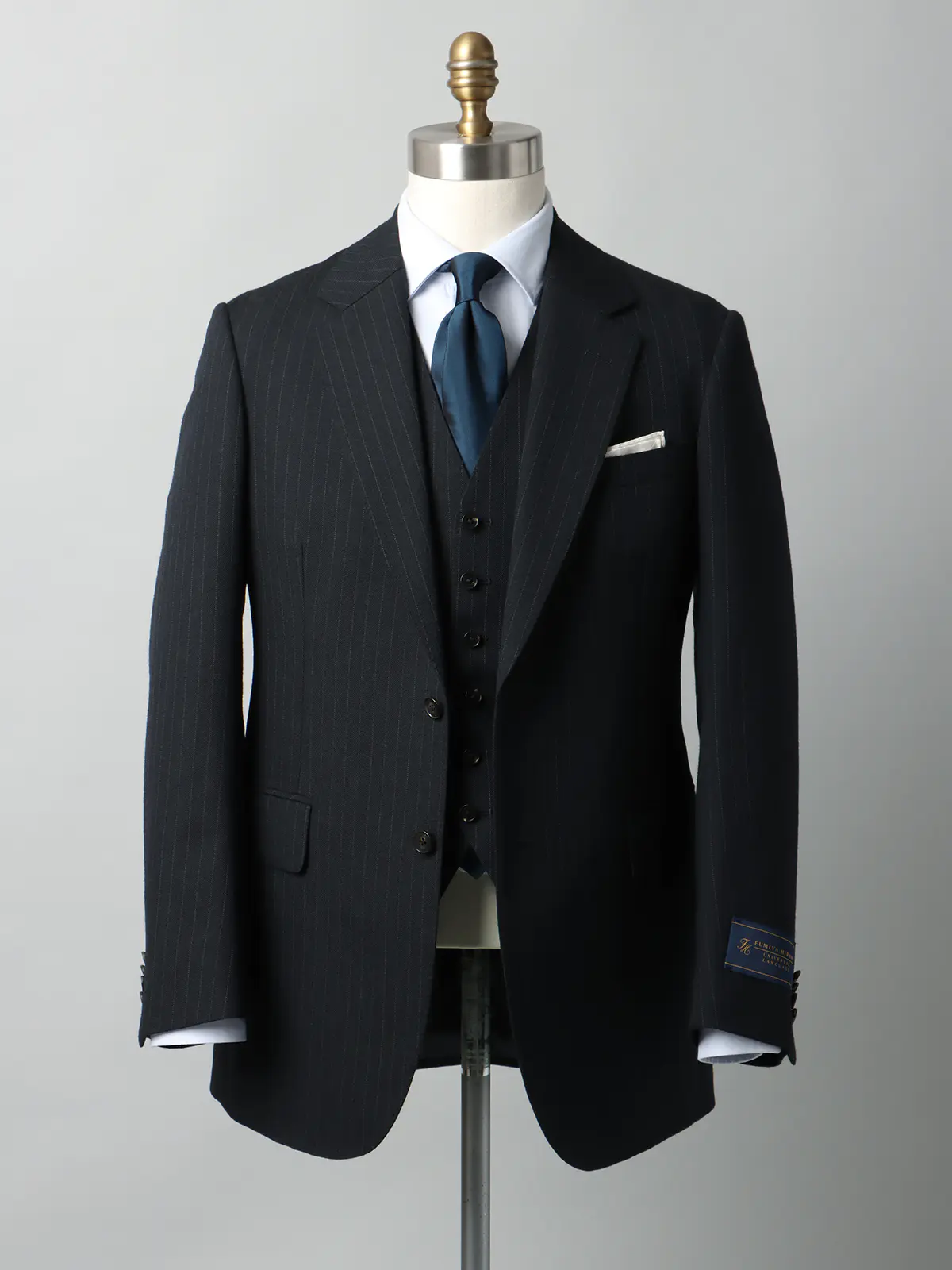 FUMIYA HIRANO／スーツ／スリーピース／2つボタン／尾州／ピンストライプ／FH01 ネイビー 体型（DROP):スリム　8DROP(YA体),身長:170cm
