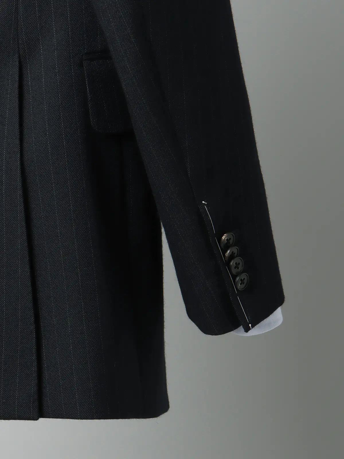 FUMIYA HIRANO／スーツ／スリーピース／2つボタン／尾州／ピンストライプ／FH01 ネイビー 体型（DROP):スリム　8DROP(YA体),身長:170cm