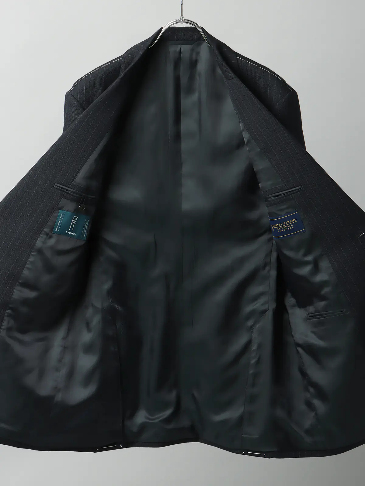 FUMIYA HIRANO／スーツ／スリーピース／2つボタン／尾州／ピンストライプ／FH01 ネイビー 体型（DROP):スリム　8DROP(YA体),身長:170cm