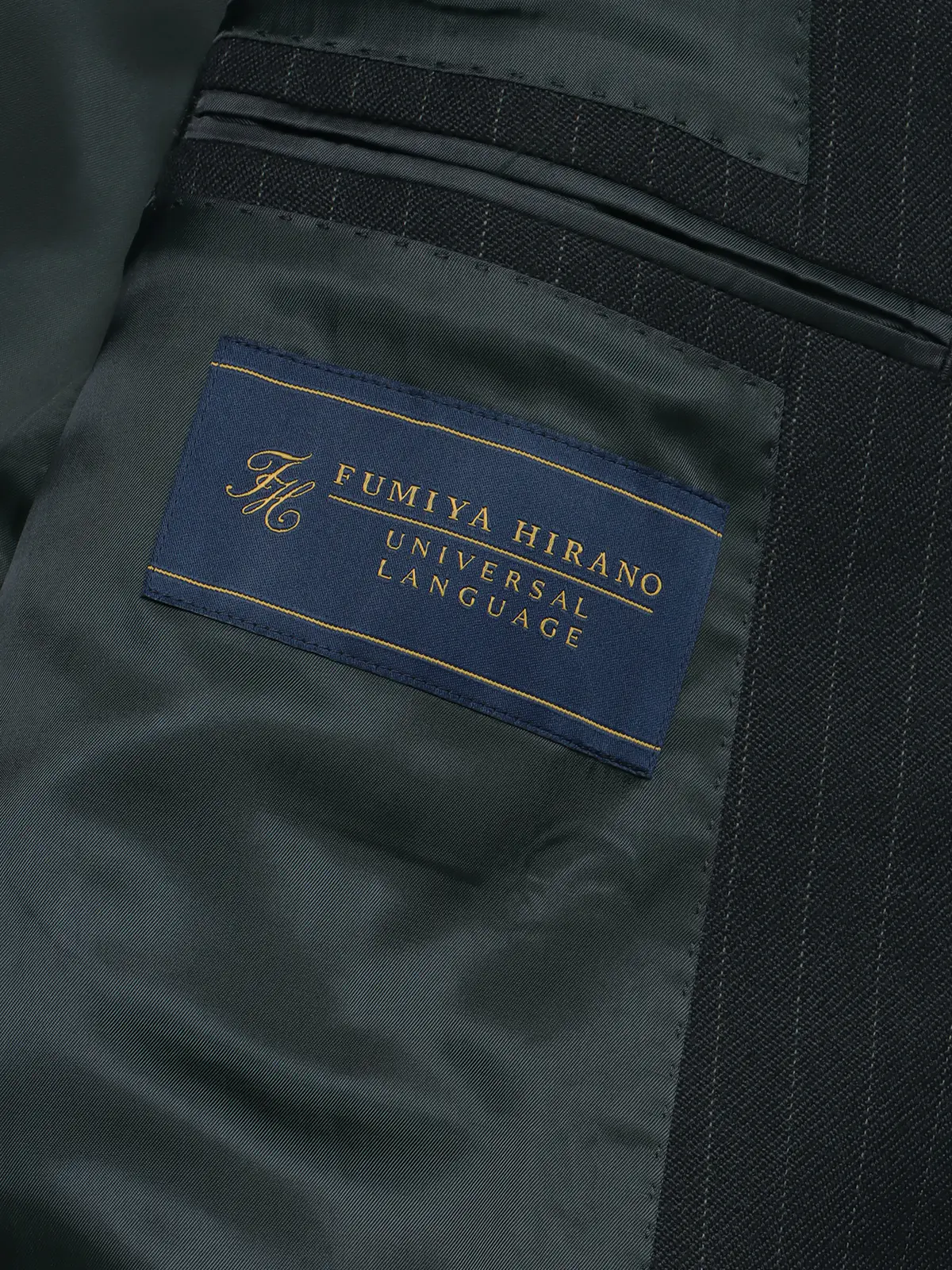 FUMIYA HIRANO／スーツ／スリーピース／2つボタン／尾州／ピンストライプ／FH01 ネイビー 体型（DROP):スリム　8DROP(YA体),身長:170cm