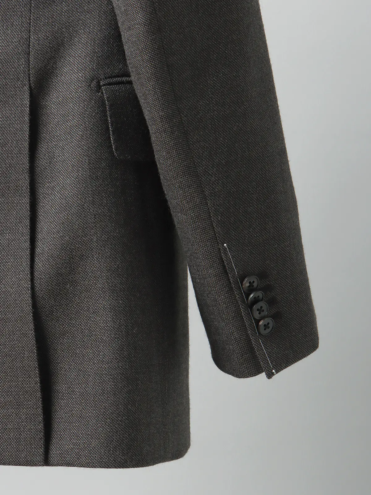 FUMIYA HIRANO／スーツ／スリーピース／2つボタン／尾州／シャークスキン／FH01 ブラウン 体型（DROP):スリム　8DROP(YA体),身長:170cm