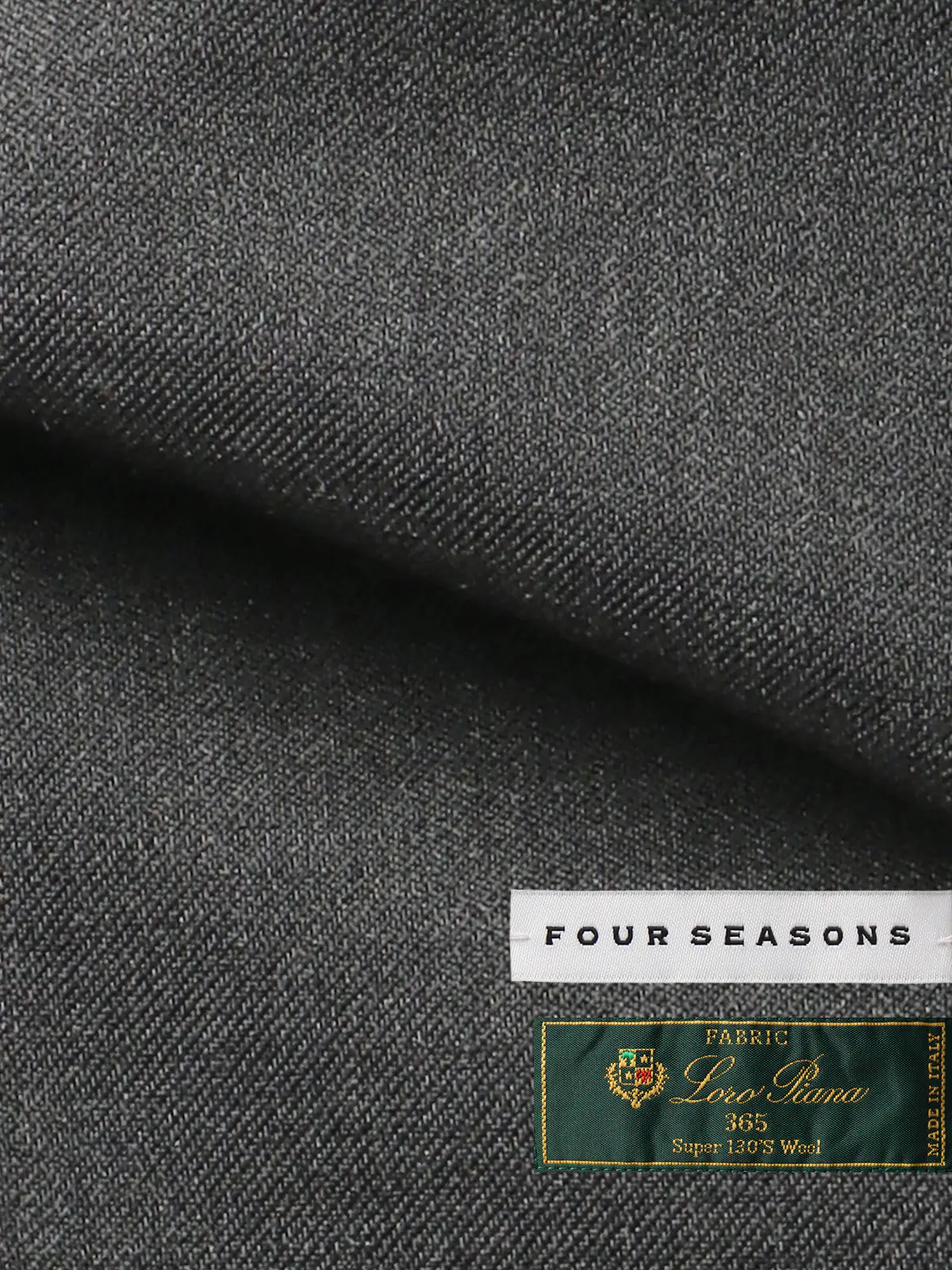 スーツ/3つボタン/Loro Piana 365/無地/TR27 グレー 体型(DROP):スリム 8DROP(YA体),身長:165cm