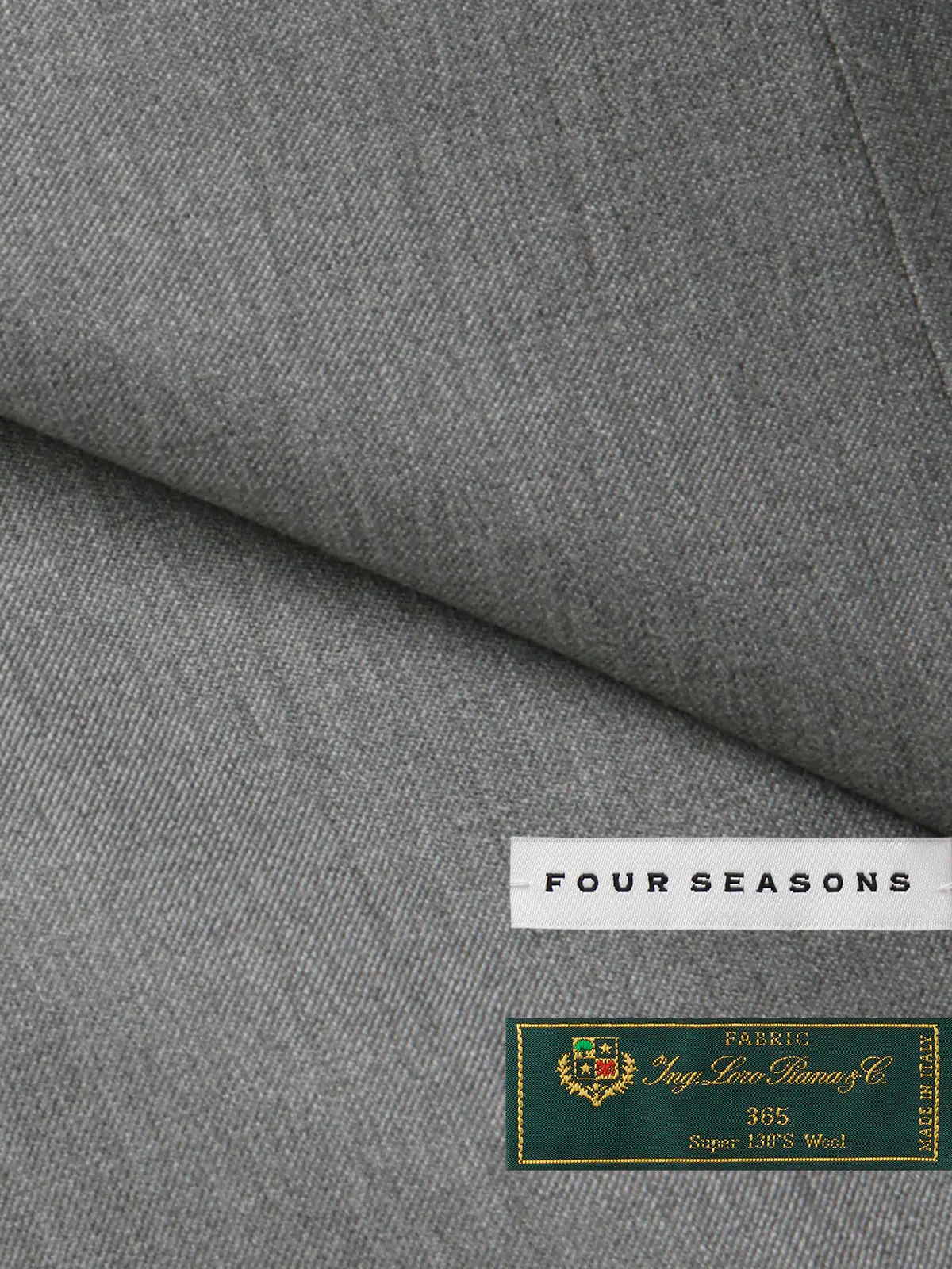 スーツ／3つボタン／Loro Piana 365／無地／TR27 ライトグレー 体型（DROP):普通　6DROP(A体),身長:165cm