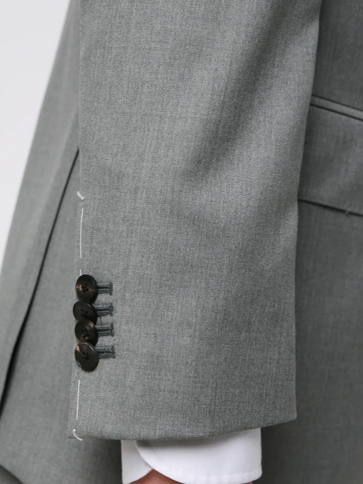 スーツ／3つボタン／Loro Piana 365／無地／TR27 ライトグレー 体型（DROP):普通　6DROP(A体),身長:165cm