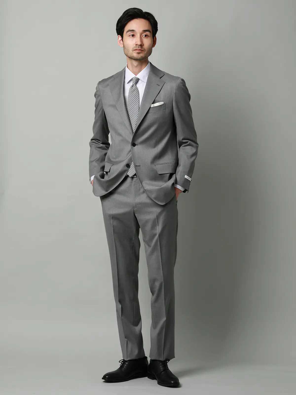 スーツ／3つボタン／Loro Piana 365／無地／TR27 ライトグレー 体型（DROP):普通　6DROP(A体),身長:165cm
