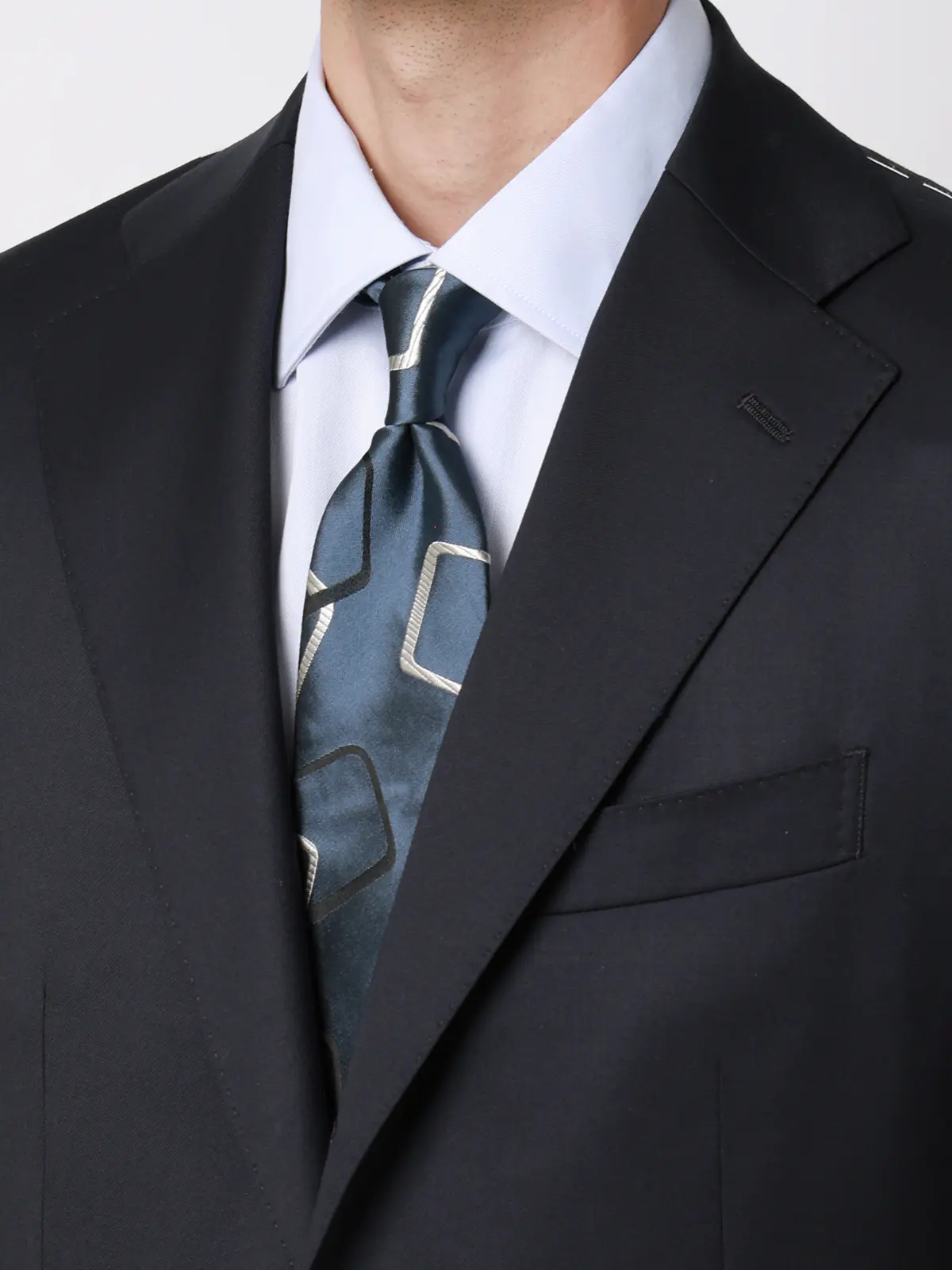 スーツ／3つボタン／Loro Piana 365／無地／TR27 ネイビー 体型（DROP):スリム　8DROP(YA体),身長:160cm
