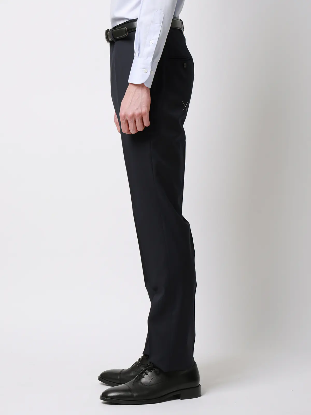 スーツ／3つボタン／Loro Piana 365／無地／TR27 ネイビー 体型（DROP):スリム　8DROP(YA体),身長:160cm