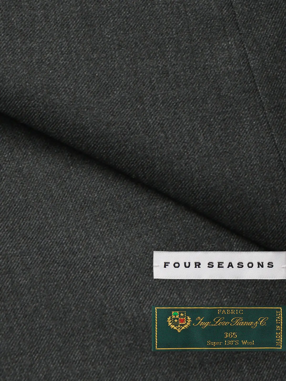 スーツ/3つボタン/Loro Piana 365/無地/TR27 チャコール 体型(DROP):スリム 8DROP(YA体),身長:175cm