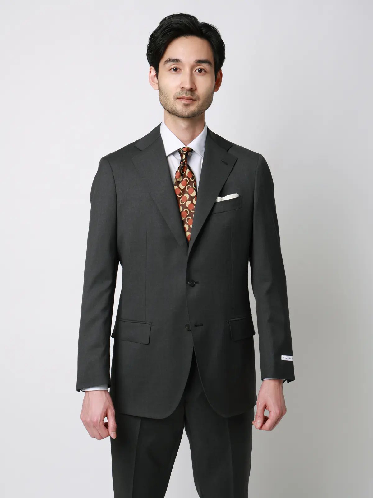 スーツ/3つボタン/Loro Piana 365/無地/TR27 チャコール 体型(DROP):スリム 8DROP(YA体),身長:175cm