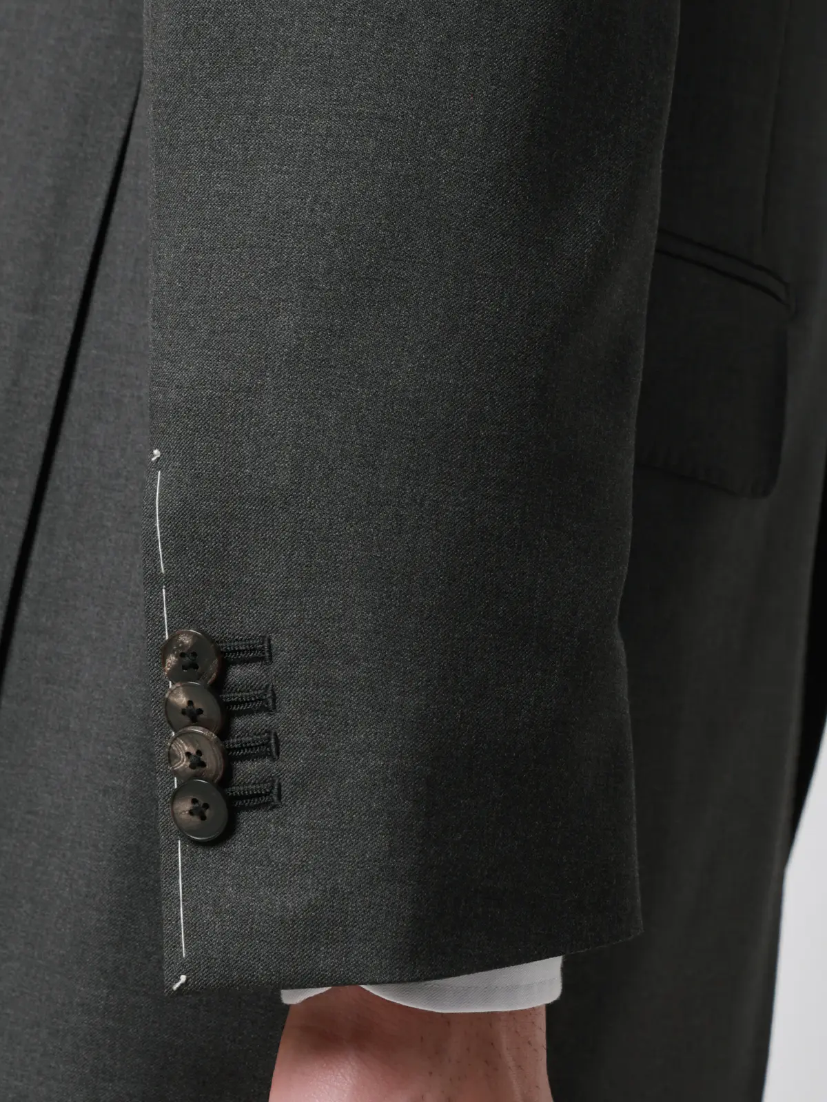 スーツ/3つボタン/Loro Piana 365/無地/TR27 チャコール 体型(DROP):スリム 8DROP(YA体),身長:175cm