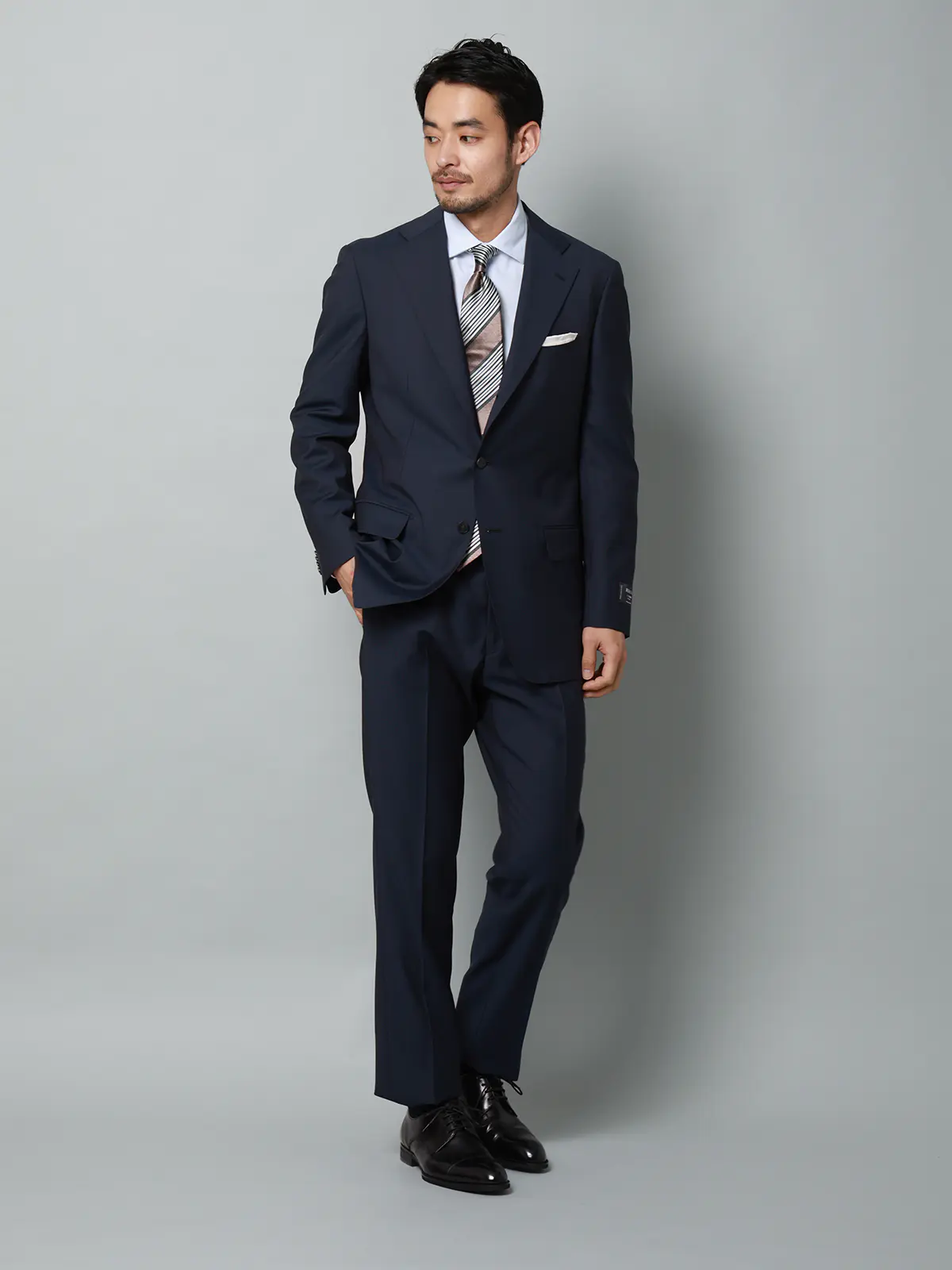 スーツ／3つボタン／REDA／ICE SENSE／無地／TR27 ネイビー 体型（DROP):普通　6DROP(A体),身長:165cm