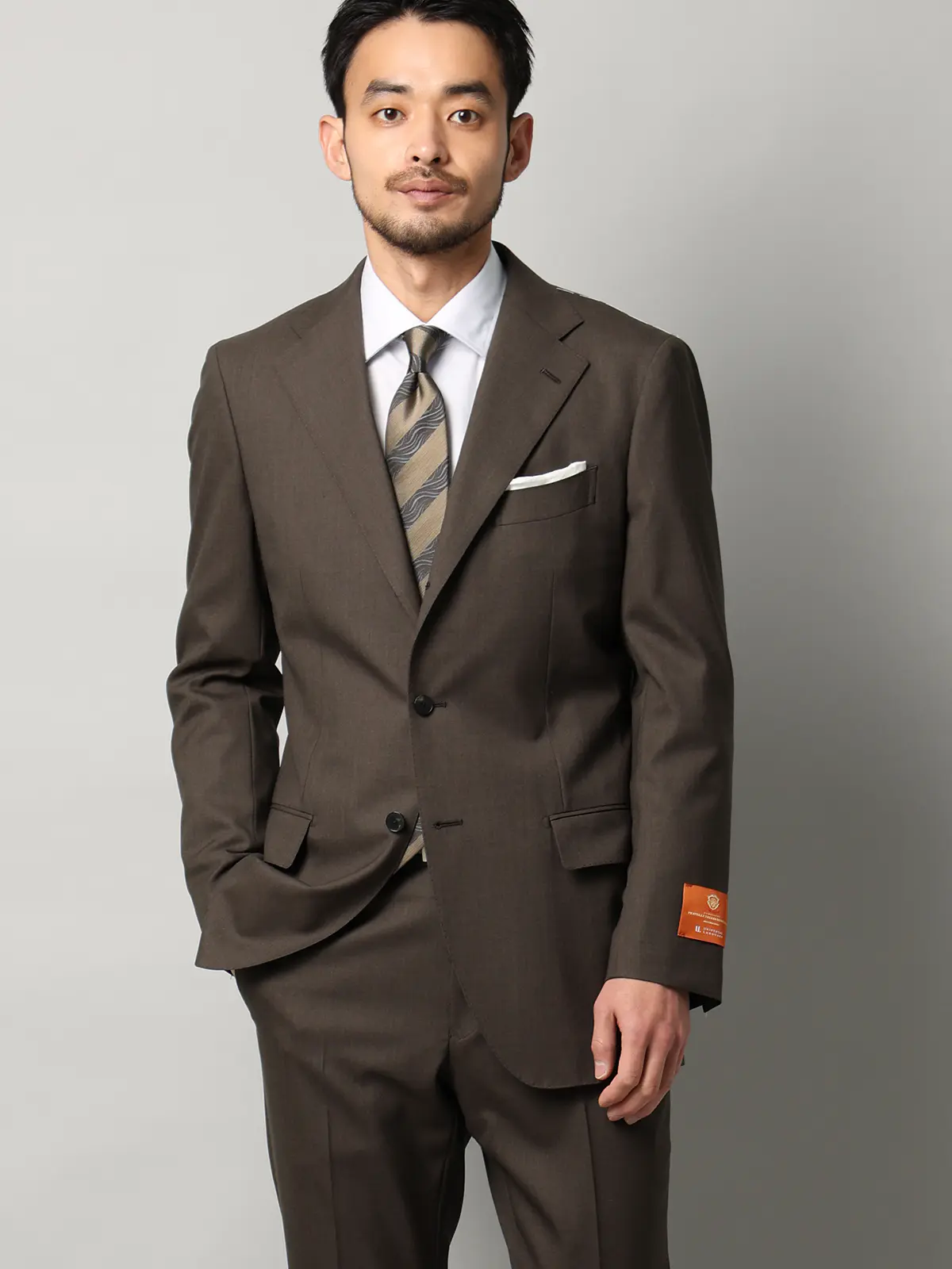 スーツ/3つボタン/TALLIA DI DELFINO/SUPER120'sウールトロピカル/無地/TR27 ブラウン 体型(DROP):スリム 8DROP(YA体),身長:170cm