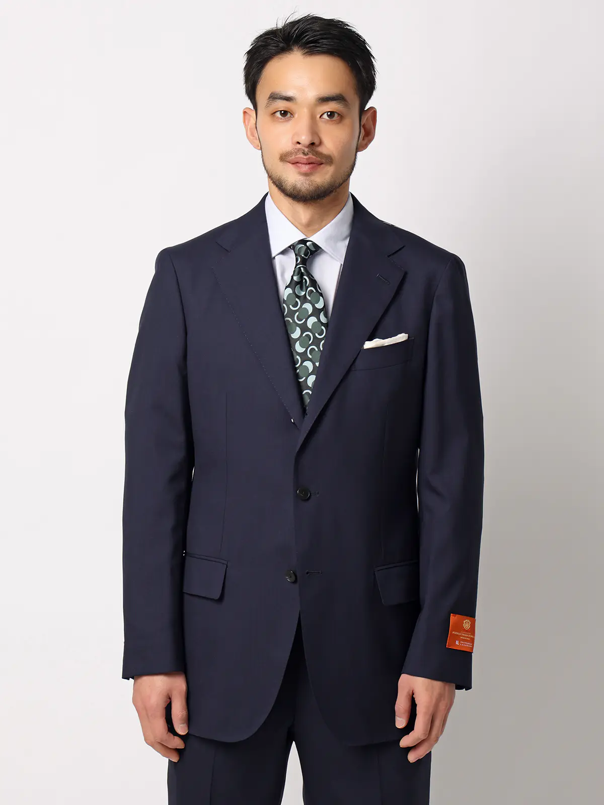 スーツ／3つボタン／TALLIA DI DELFINO／SUPER120'sウールトロピカル／無地／TR27 ネイビー 体型（DROP):ややがっしり　4DROP(AB体),身長:185cm