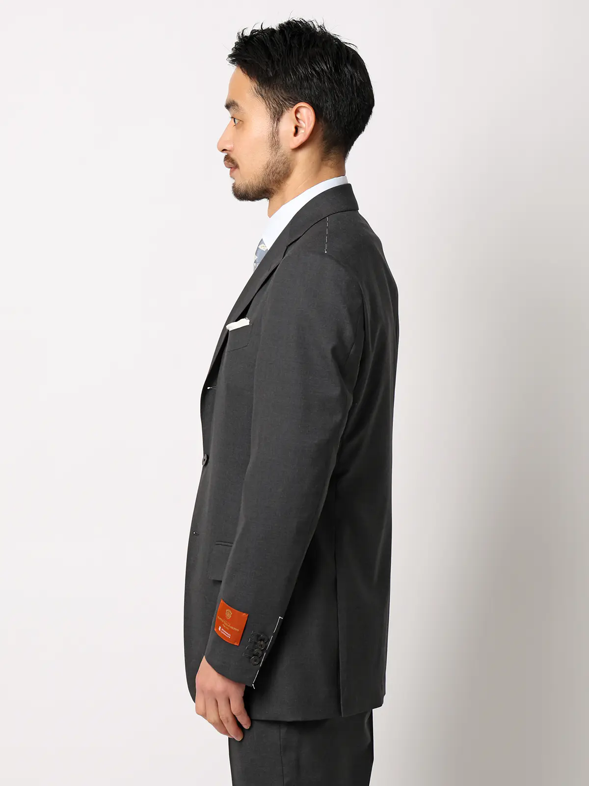 スーツ／3つボタン／TALLIA DI DELFINO／SUPER120'sウールトロピカル／無地／TR27 グレー 体型（DROP):ややがっしり　4DROP(AB体),身長:185cm