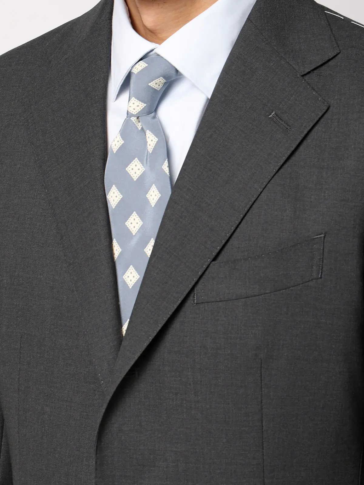 スーツ／3つボタン／TALLIA DI DELFINO／SUPER120'sウールトロピカル／無地／TR27 グレー 体型（DROP):ややがっしり　4DROP(AB体),身長:185cm
