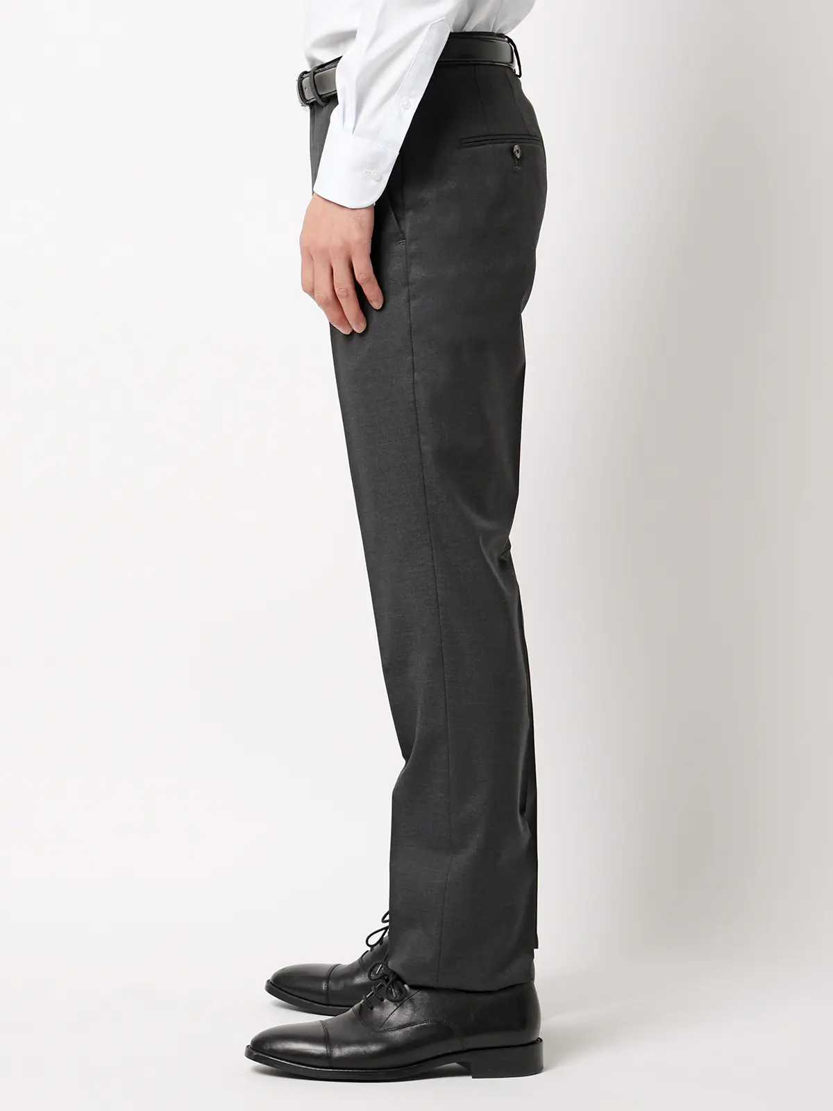 スーツ／3つボタン／TALLIA DI DELFINO／SUPER120'sウールトロピカル／無地／TR27 グレー 体型（DROP):ややがっしり　4DROP(AB体),身長:185cm