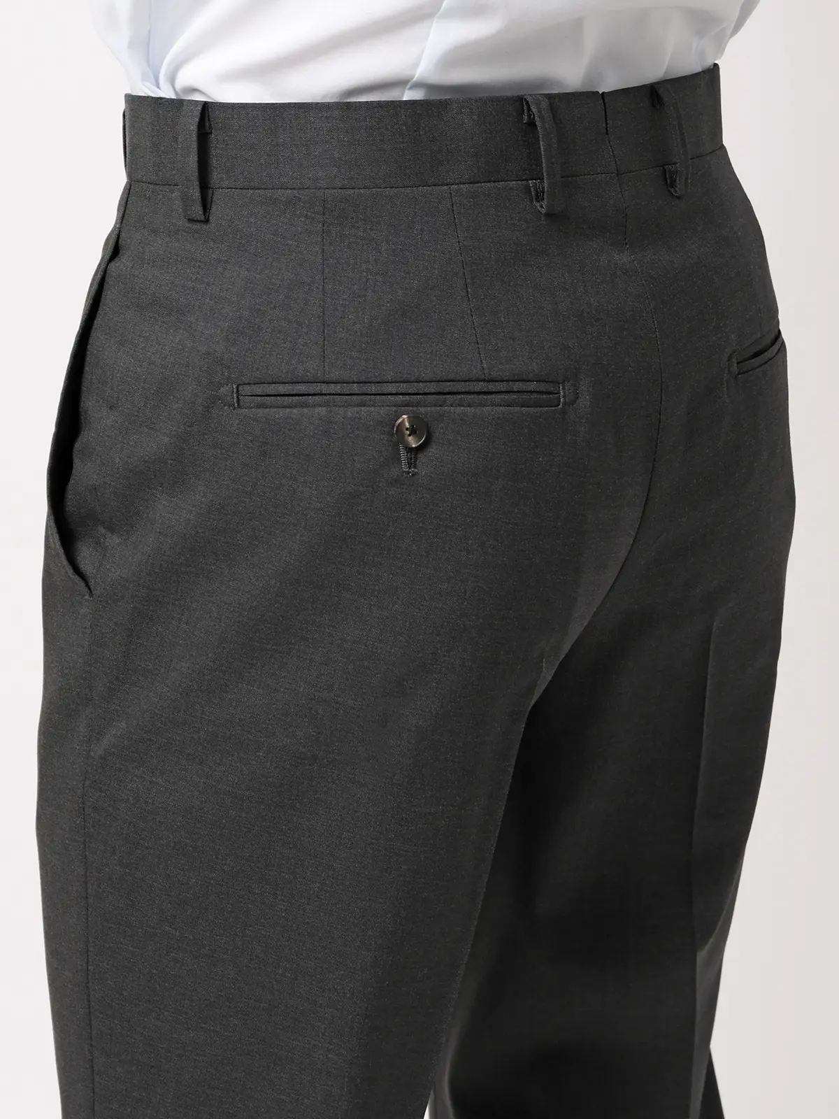 スーツ／3つボタン／TALLIA DI DELFINO／SUPER120'sウールトロピカル／無地／TR27 グレー 体型（DROP):ややがっしり　4DROP(AB体),身長:185cm