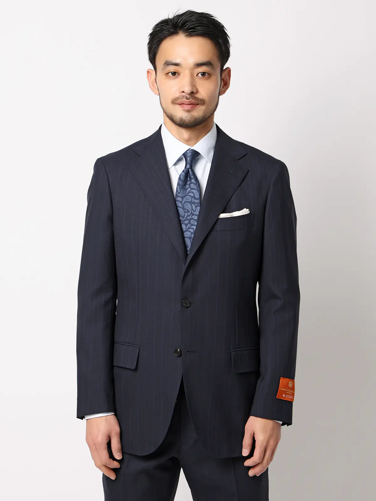 スーツ／3つボタン／TALLIA DI DELFINO／SUPER120'sウールトロピカル／TR27 ネイビー 体型（DROP):ややがっしり　4DROP(AB体),身長:185cm