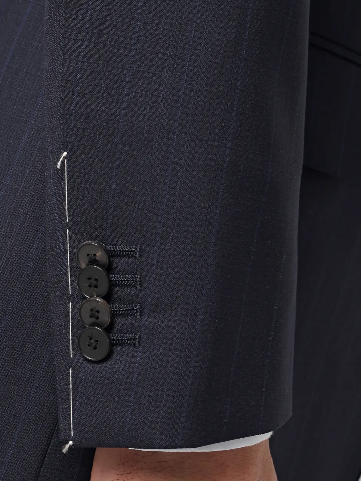 スーツ／3つボタン／TALLIA DI DELFINO／SUPER120'sウールトロピカル／TR27 ネイビー 体型（DROP):ややがっしり　4DROP(AB体),身長:185cm