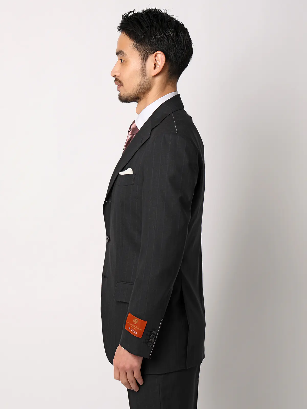 スーツ／3つボタン／TALLIA DI DELFINO／SUPER120'sウールトロピカル／TR27 グレー 体型（DROP):ややがっしり　4DROP(AB体),身長:185cm