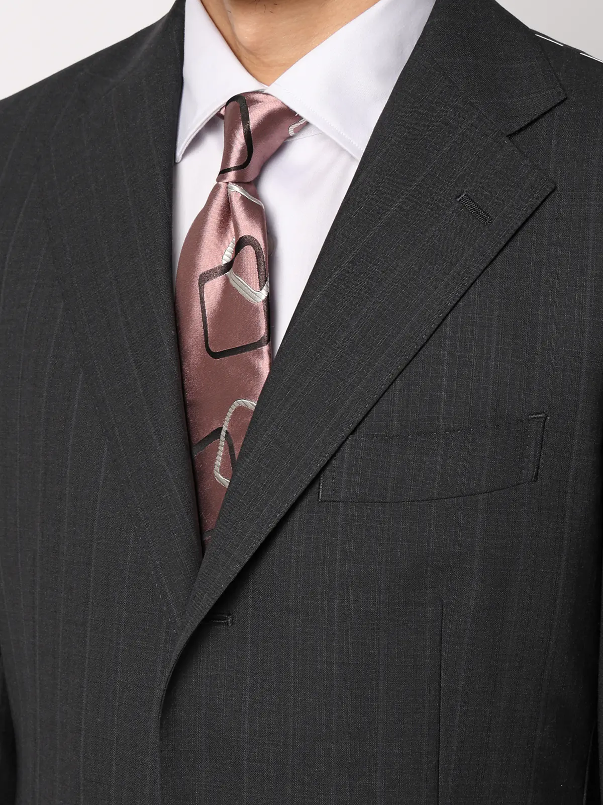 スーツ／3つボタン／TALLIA DI DELFINO／SUPER120'sウールトロピカル／TR27 グレー 体型（DROP):ややがっしり　4DROP(AB体),身長:185cm