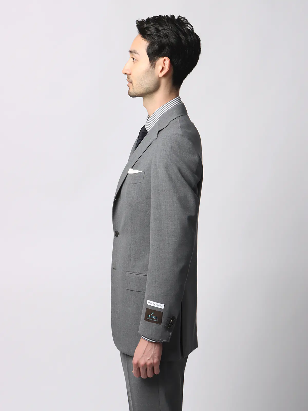 スーツ／3つボタン／FRESCO／HAND MADE／無地／TR27 ライトグレー 体型（DROP):スリム　8DROP(YA体),身長:160cm