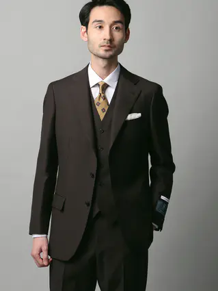 通年／尾州／スリーピーススーツ