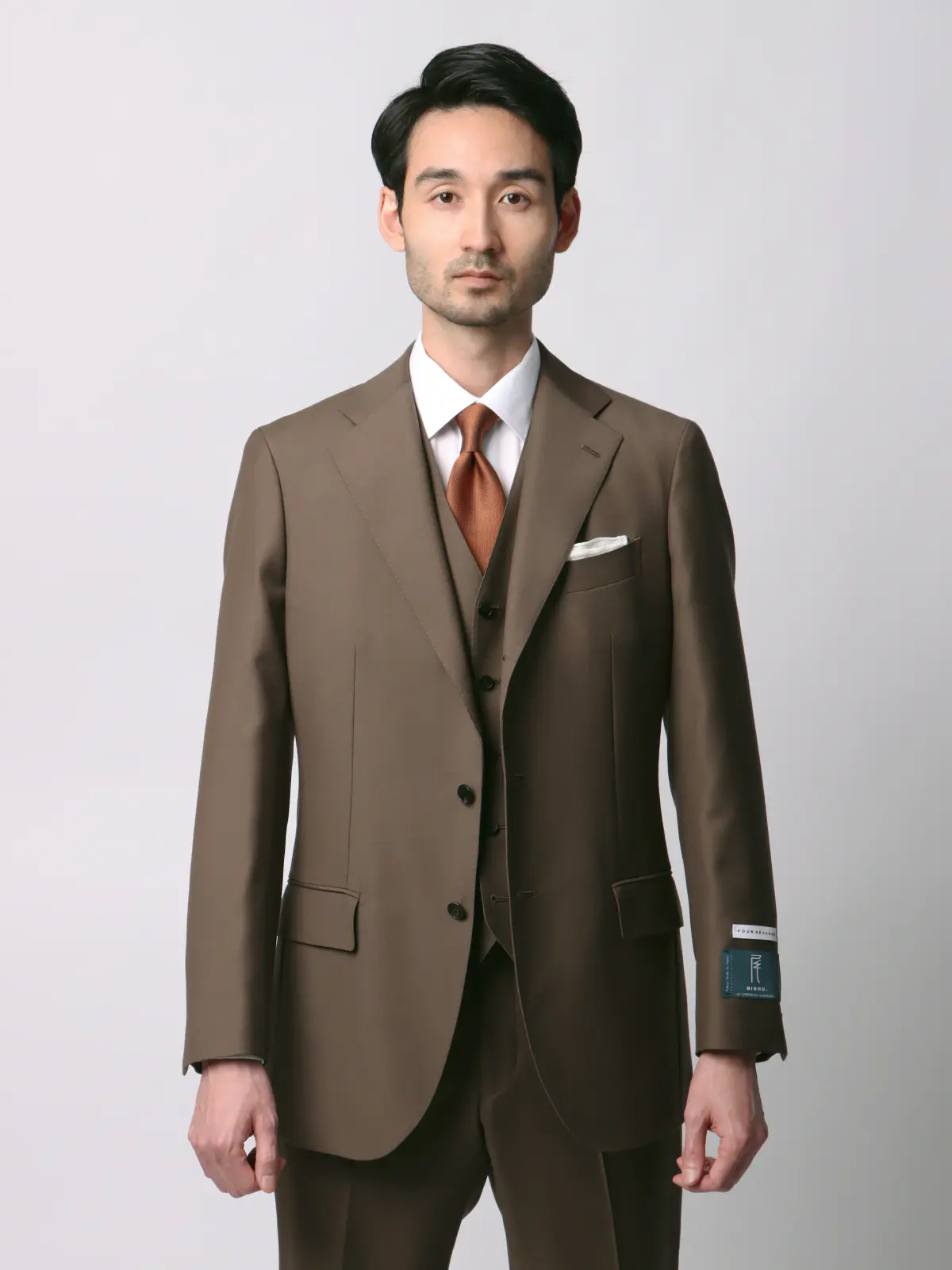 スーツ／スリーピース／3つボタン／尾州／無地／TR27 ベージュ 体型（DROP):スリム　8DROP(YA体),身長:160cm