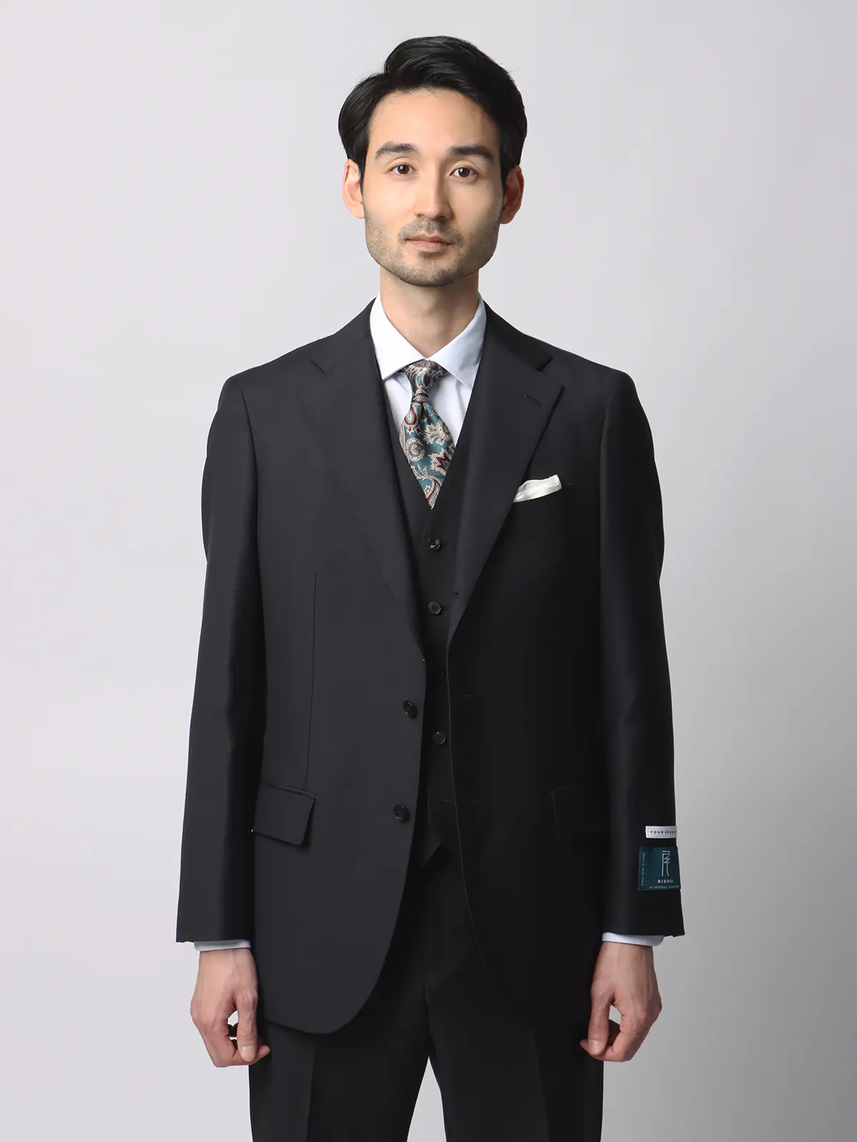 スーツ／スリーピース／3つボタン／尾州／無地／TR27 グレー 体型（DROP):スリム　8DROP(YA体),身長:170cm