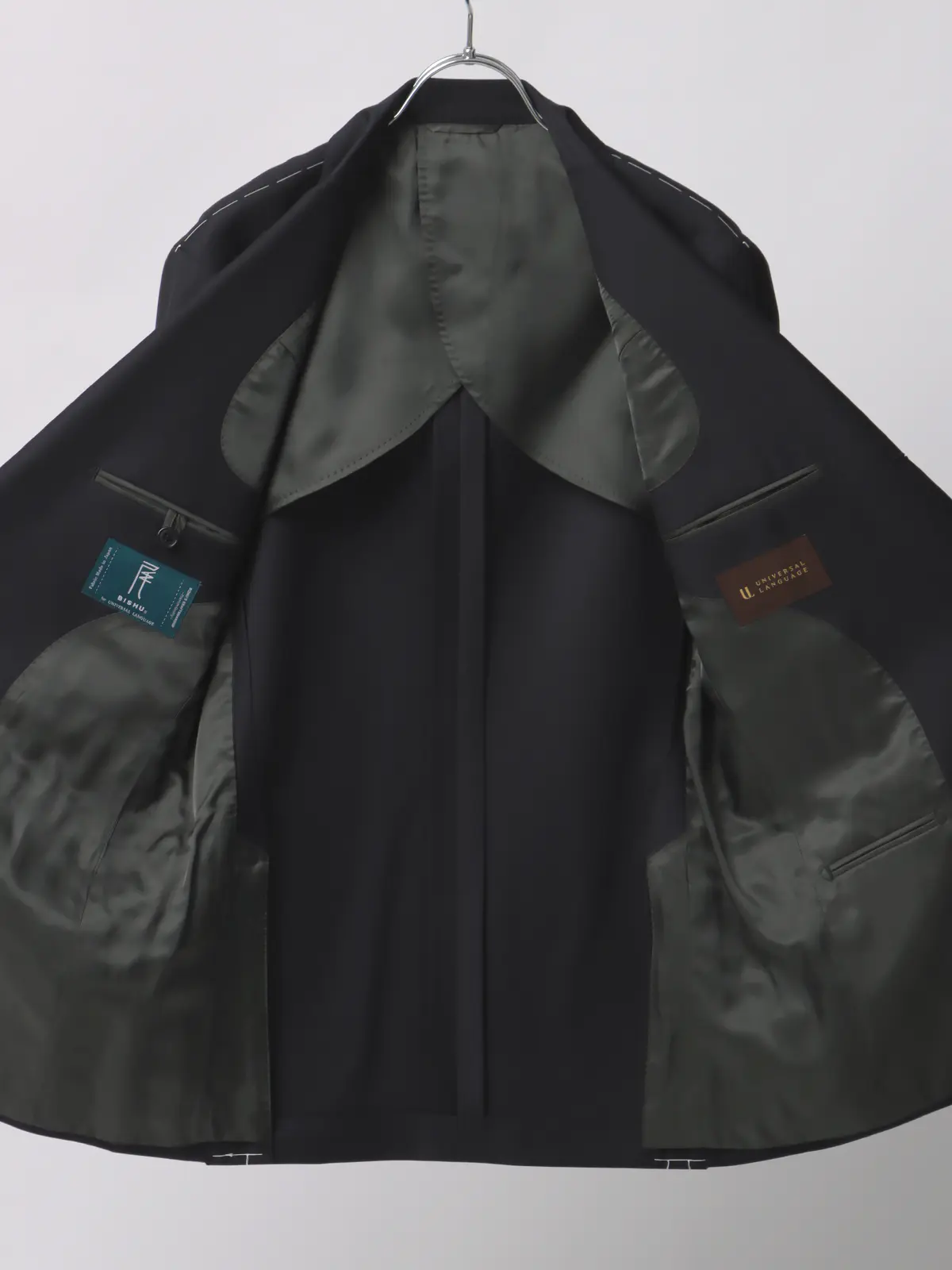 スーツ／スリーピース／3つボタン／尾州／無地／TR27 グレー 体型（DROP):スリム　8DROP(YA体),身長:170cm