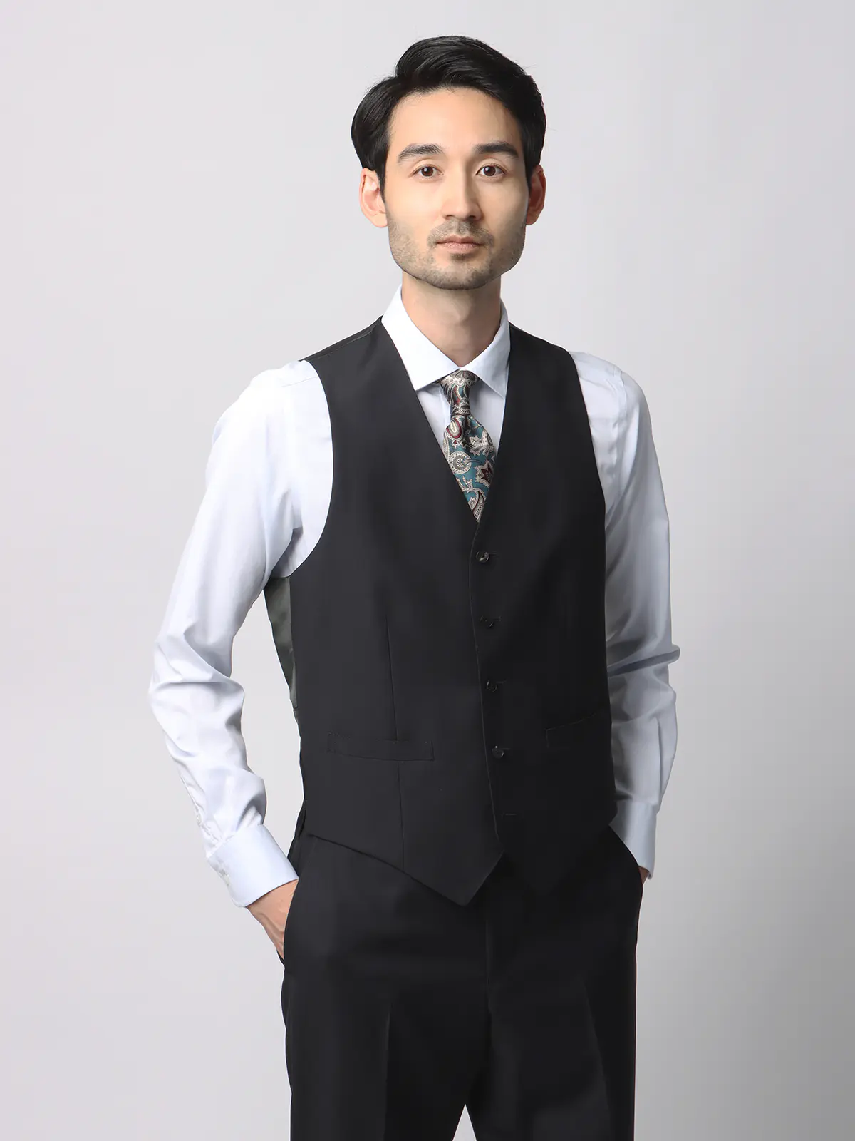 スーツ／スリーピース／3つボタン／尾州／無地／TR27 グレー 体型（DROP):スリム　8DROP(YA体),身長:170cm