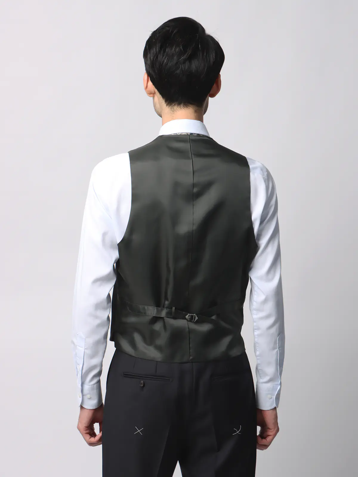 スーツ／スリーピース／3つボタン／尾州／無地／TR27 グレー 体型（DROP):スリム　8DROP(YA体),身長:170cm