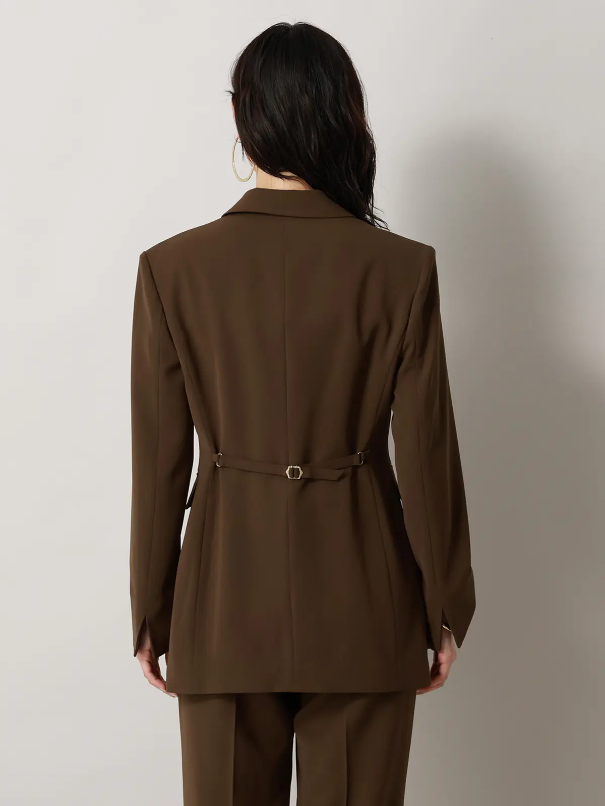 【2/23 23:59までWEB先行販売中】CIS./ベルテッドテーラードジャケット/無地 ブラウン 36(7号)