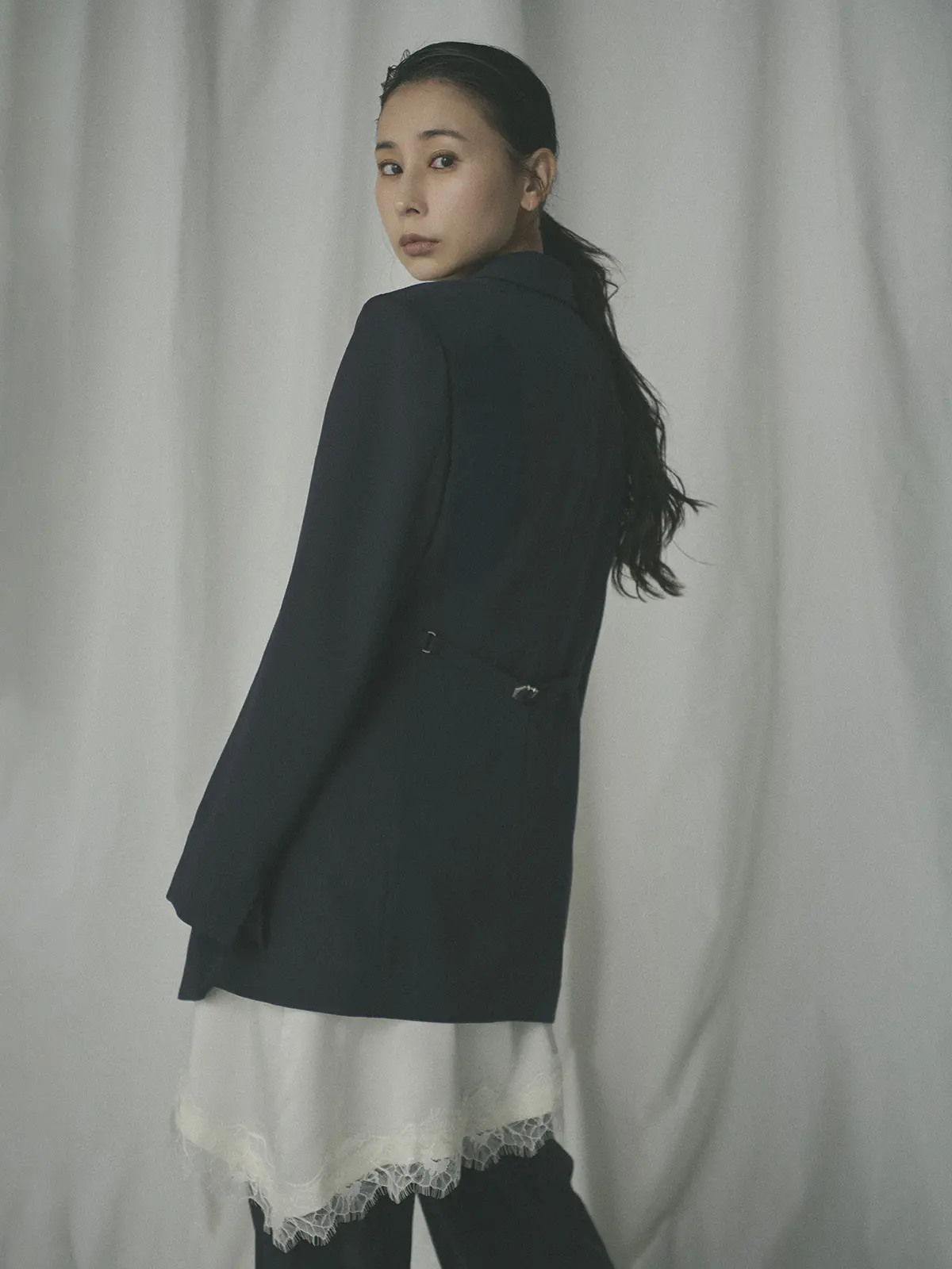 【2／23　23:59までWEB先行販売中】CIS.／ベルテッドテーラードジャケット／無地 ネイビー 36(7号）