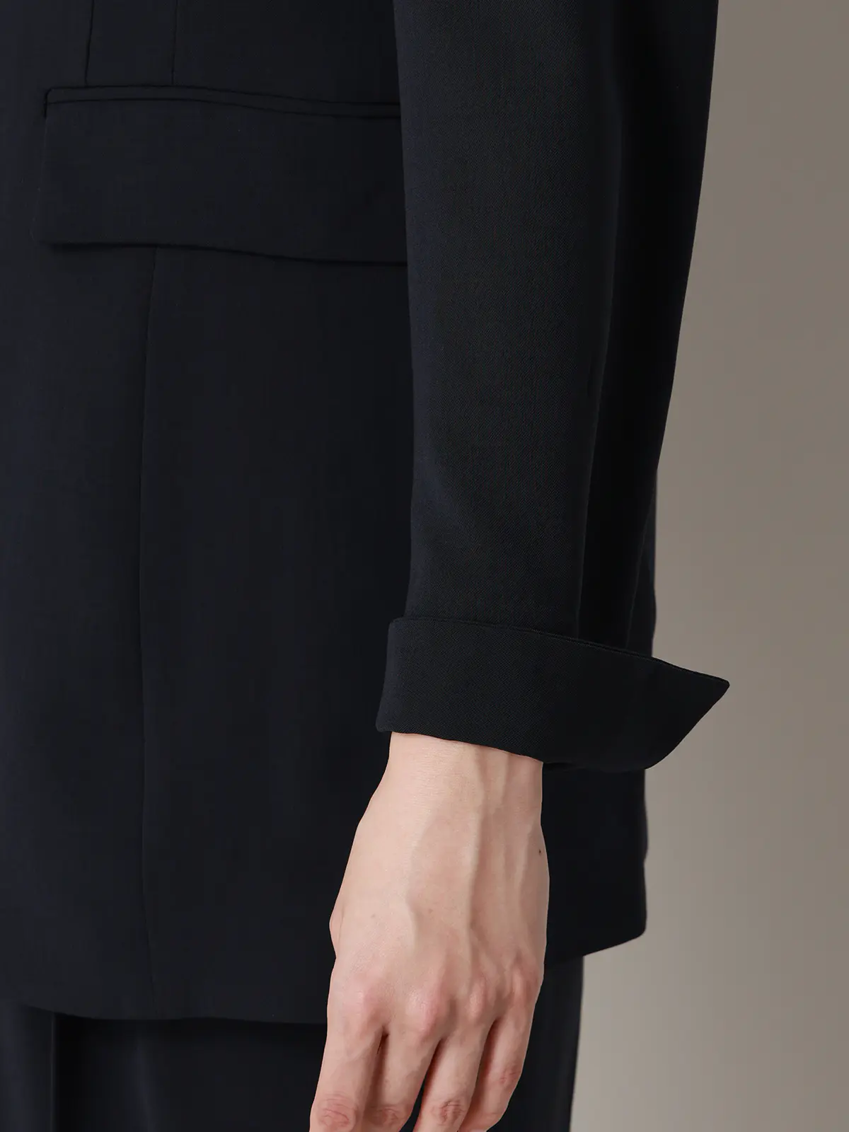 【2／23　23:59までWEB先行販売中】CIS.／ベルテッドテーラードジャケット／無地 ネイビー 36(7号）