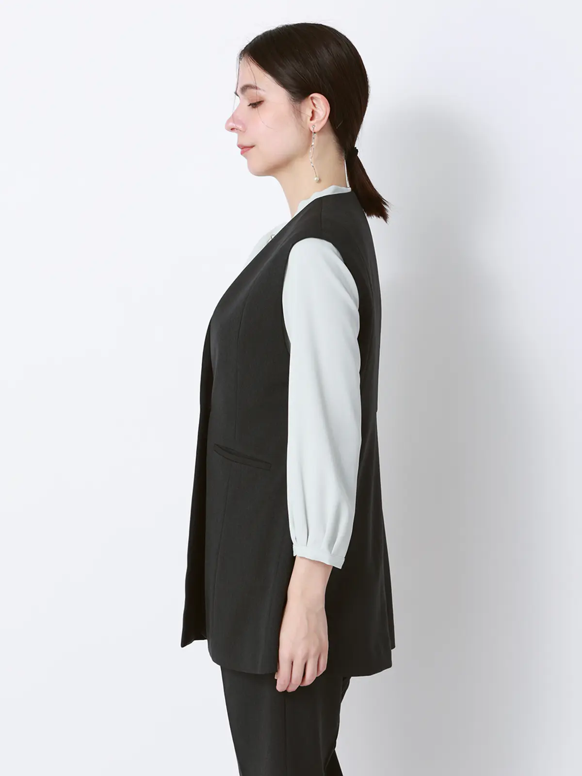 ペプラムジレ／ウォッシャブル／ストレッチ／シャンブレーツイル／無地／anysy グレー 40(11号）