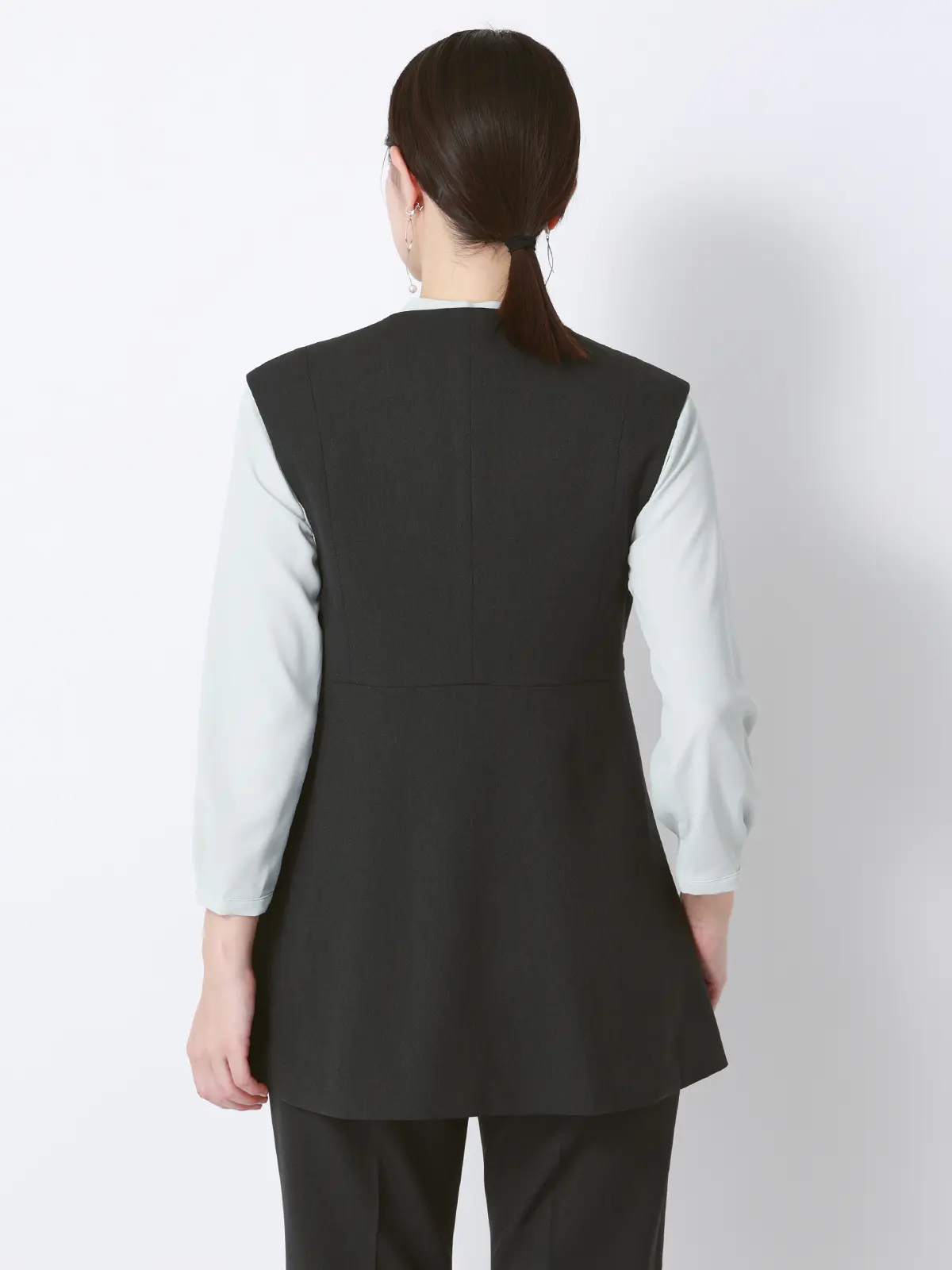 ペプラムジレ／ウォッシャブル／ストレッチ／シャンブレーツイル／無地／anysy グレー 40(11号）