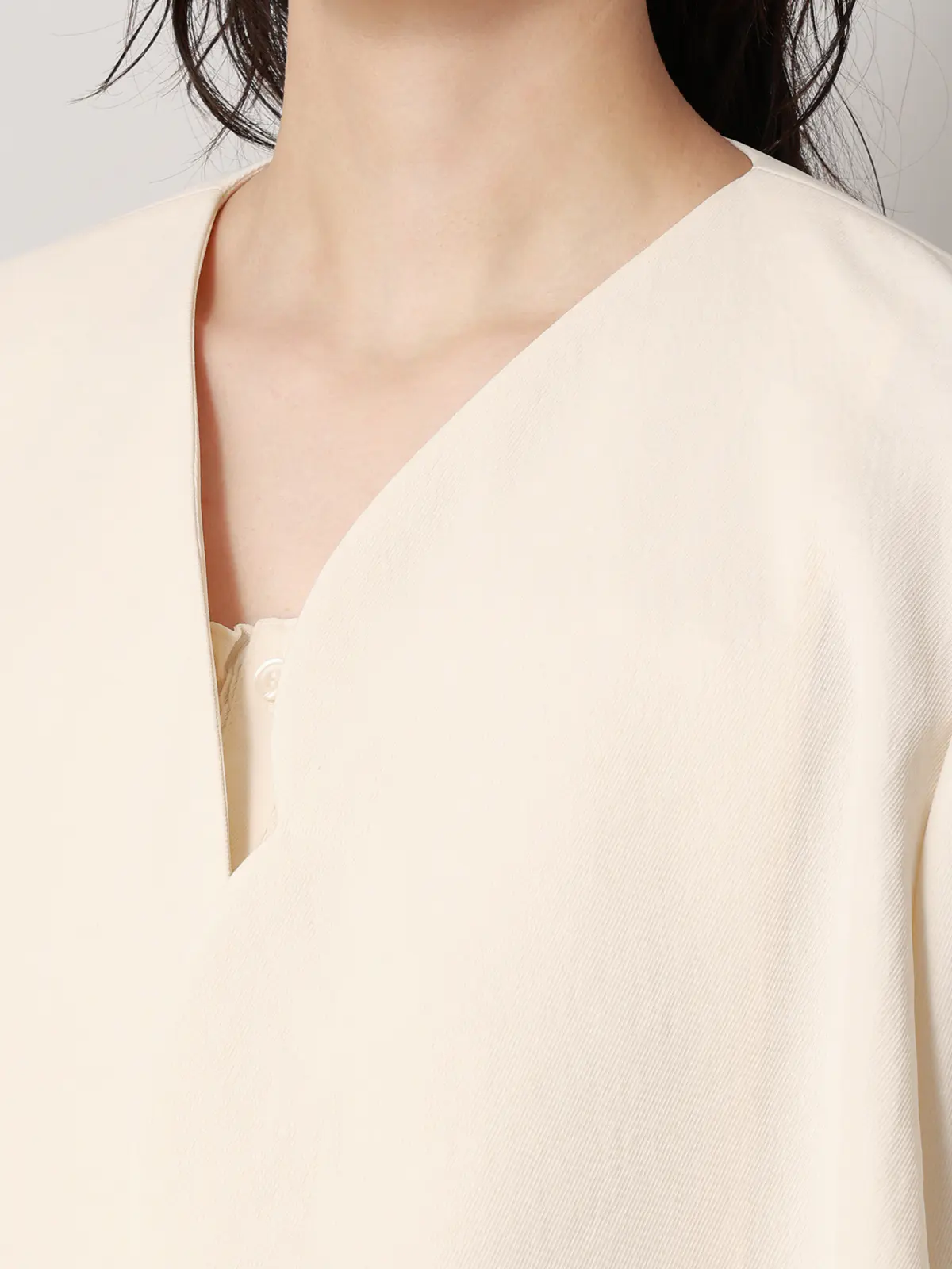 【2／23　23:59までWEB先行販売中】CIS.／カーブショートジャケット／無地 オフホワイト 36(7号）