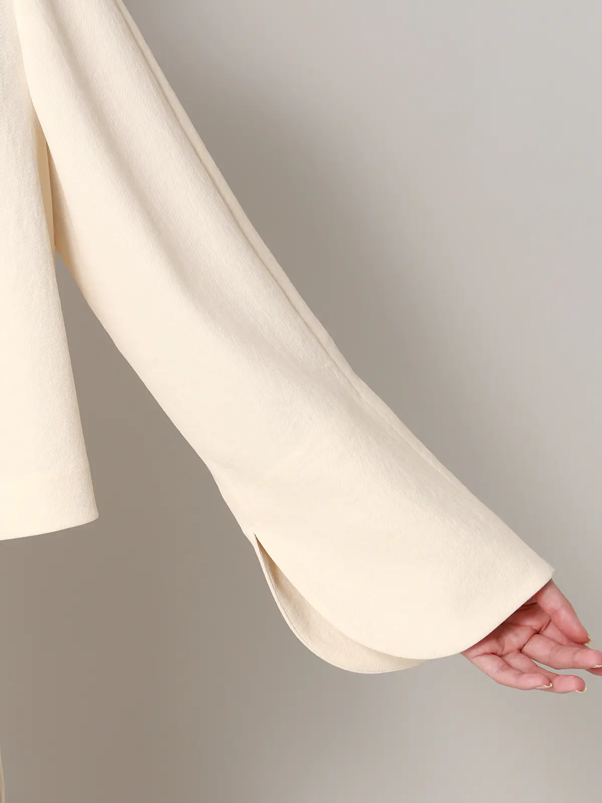 【2／23　23:59までWEB先行販売中】CIS.／カーブショートジャケット／無地 オフホワイト 36(7号）