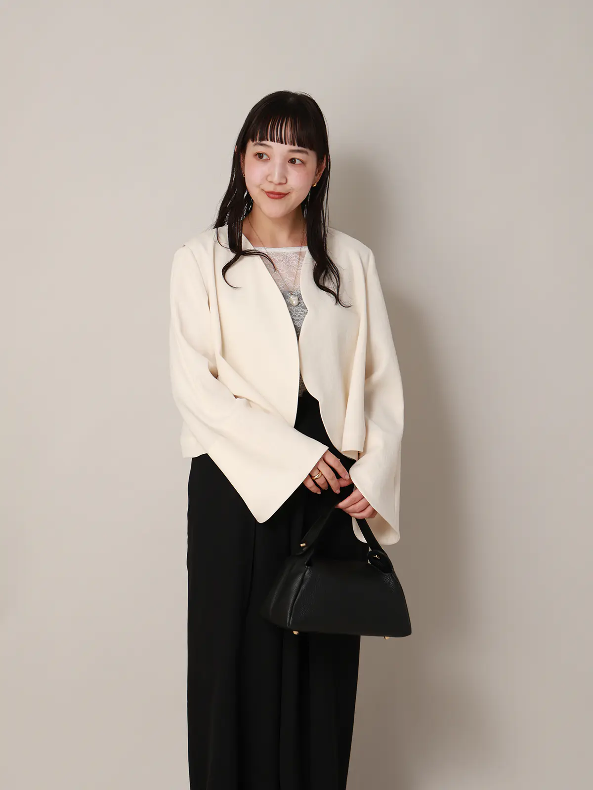 【2／23　23:59までWEB先行販売中】CIS.／カーブショートジャケット／無地 オフホワイト 36(7号）