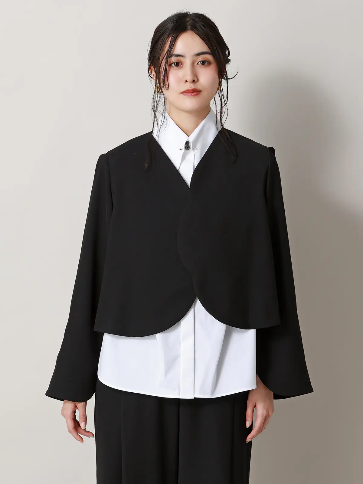 【2／23　23:59までWEB先行販売中】CIS.／カーブショートジャケット／無地 ブラック 36(7号）