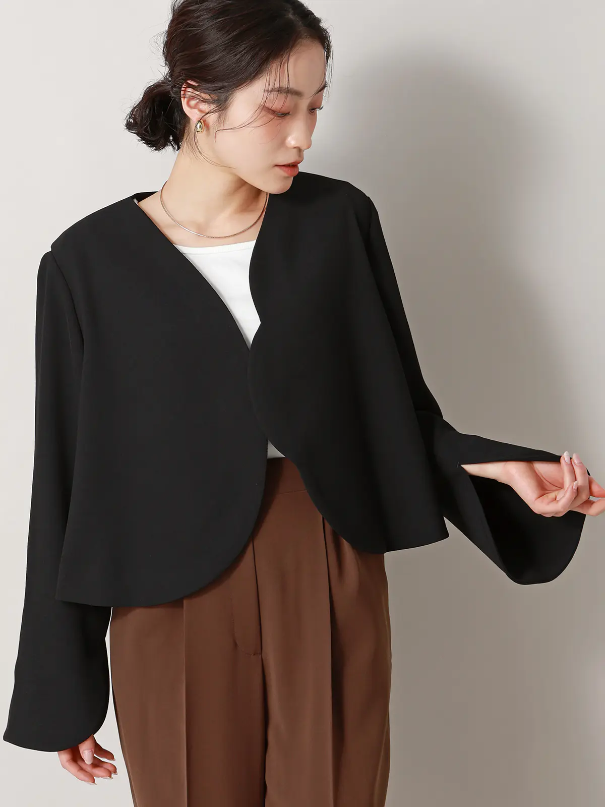 【2／23　23:59までWEB先行販売中】CIS.／カーブショートジャケット／無地 ブラック 36(7号）