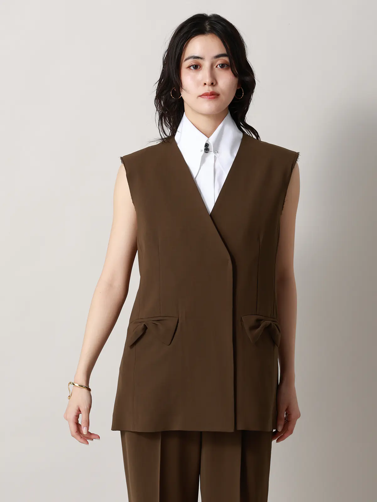 【2／23　23:59までWEB先行販売中】CIS.／リボンポケットジレ／無地 ブラウン 36(7号）