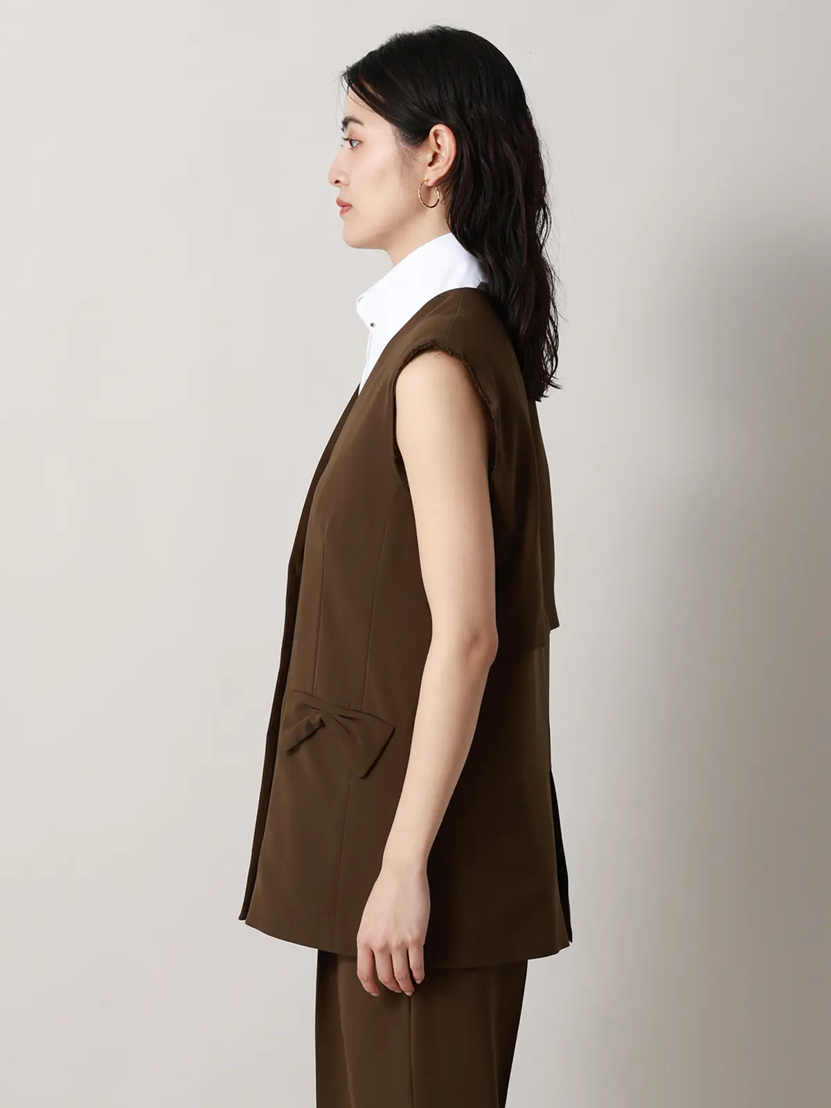 【2／23　23:59までWEB先行販売中】CIS.／リボンポケットジレ／無地 ブラウン 36(7号）