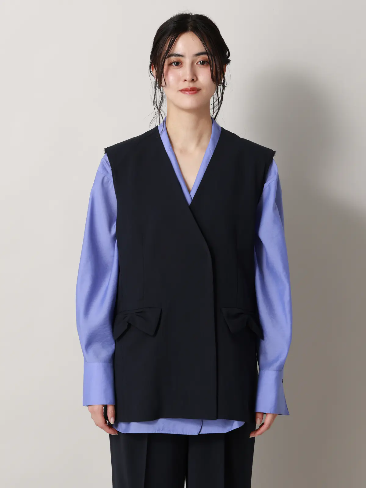 【2／23　23:59までWEB先行販売中】CIS.／リボンポケットジレ／無地 ネイビー 36(7号）