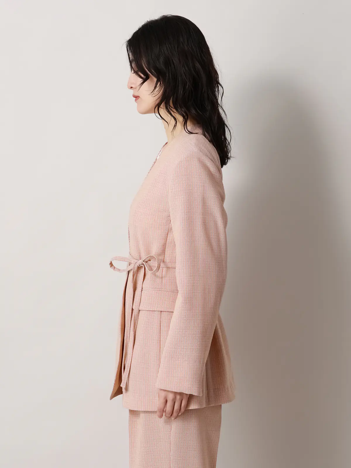 【2／23　23:59までWEB先行販売中】CIS.／ノーカラージャケット&スカーフ／ストライプ オレンジ 36(7号）